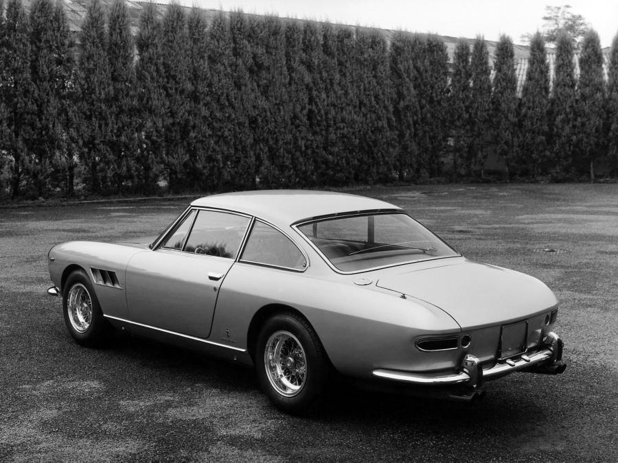  Ferrari 330 GT 2+2 (Series II) 1965 года  (фото 5 из 43)